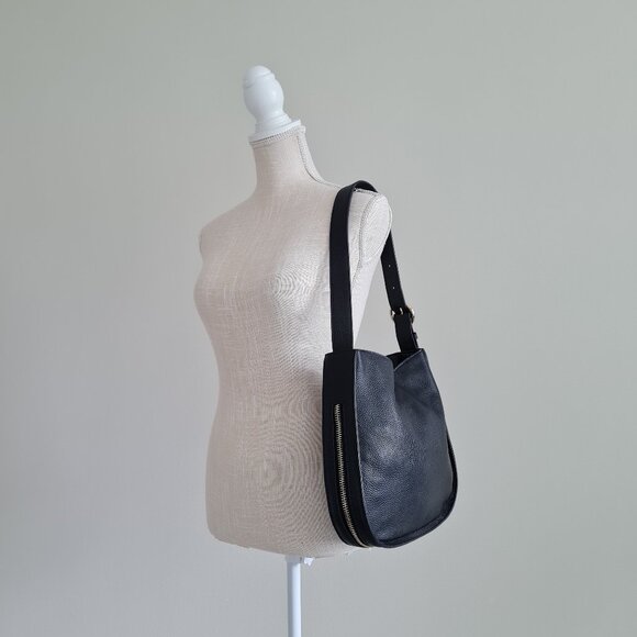 Tote le Monde Handbags - Tote Le Monde London Bucket Shoulder Bag Pebbled Genuine Leather Black Hobo